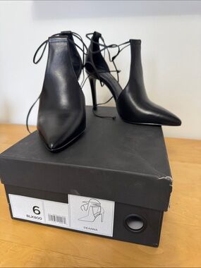 Banana Republic Black Pointed Toe Lace-Up Stiletto Boots